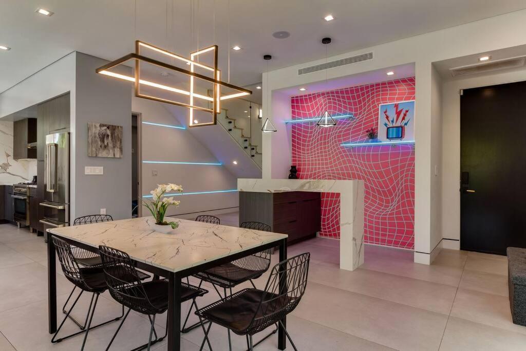 Villa Posh Luxury Modern With Pool And Rooftop Deck *