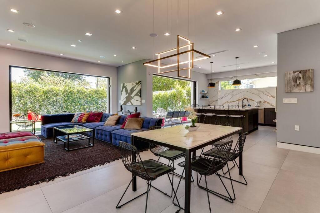 Posh Luxury Modern With Pool And Rooftop Deck * Los Angeles